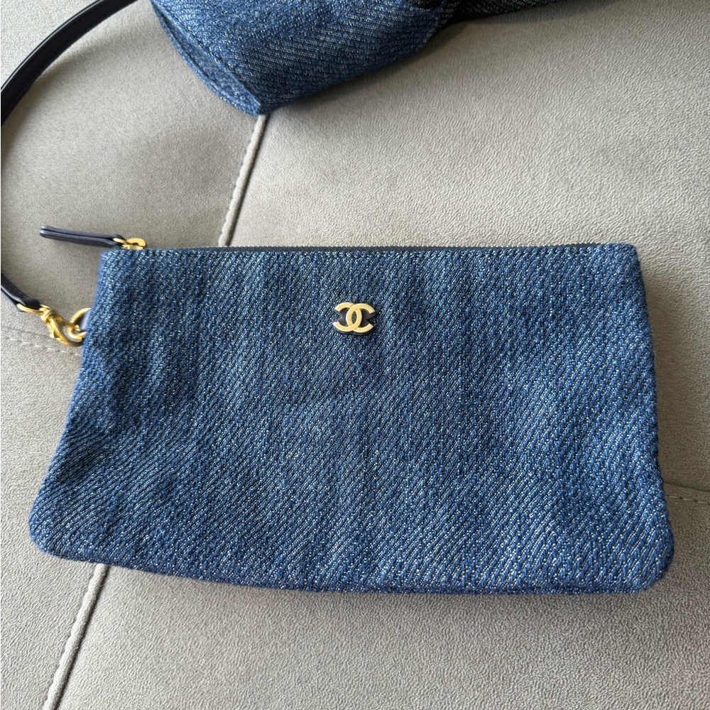 New and Never Used 2 Tone Denim Chanel Shopping tote ( large ) - Picture 8 of 14